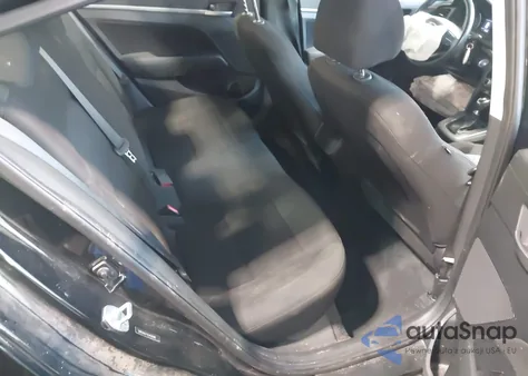 2020 Hyundai Elantra Value Edition z USA, uszkodzony, nr VIN 5NPD84LFXLH520585